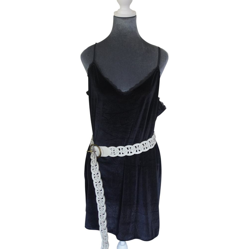 Victoria’s Secret Slip Dress XL Lace Trim XL Feminine Romantic Black Velvet EUC - Picture 3 of 11